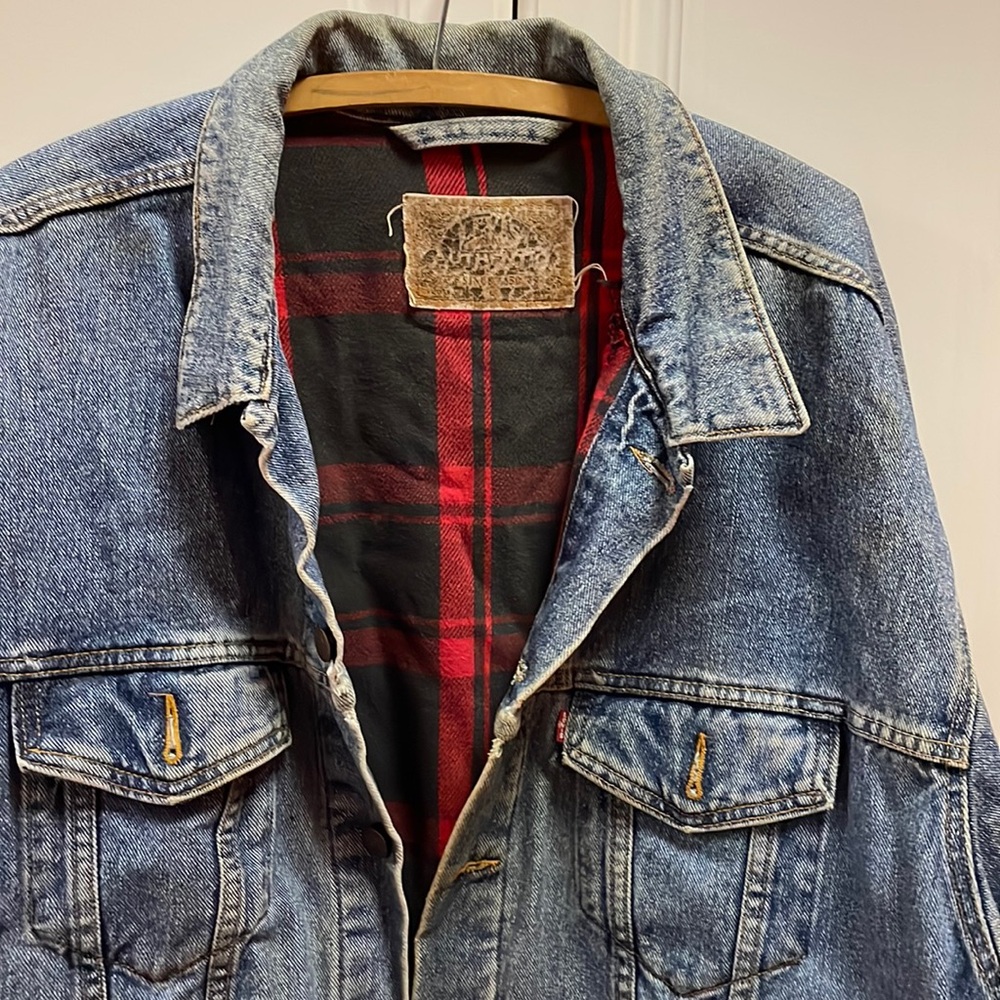 Levi’s Vintage Men’s Blue Denim Jacket w/Red Flannel Lining